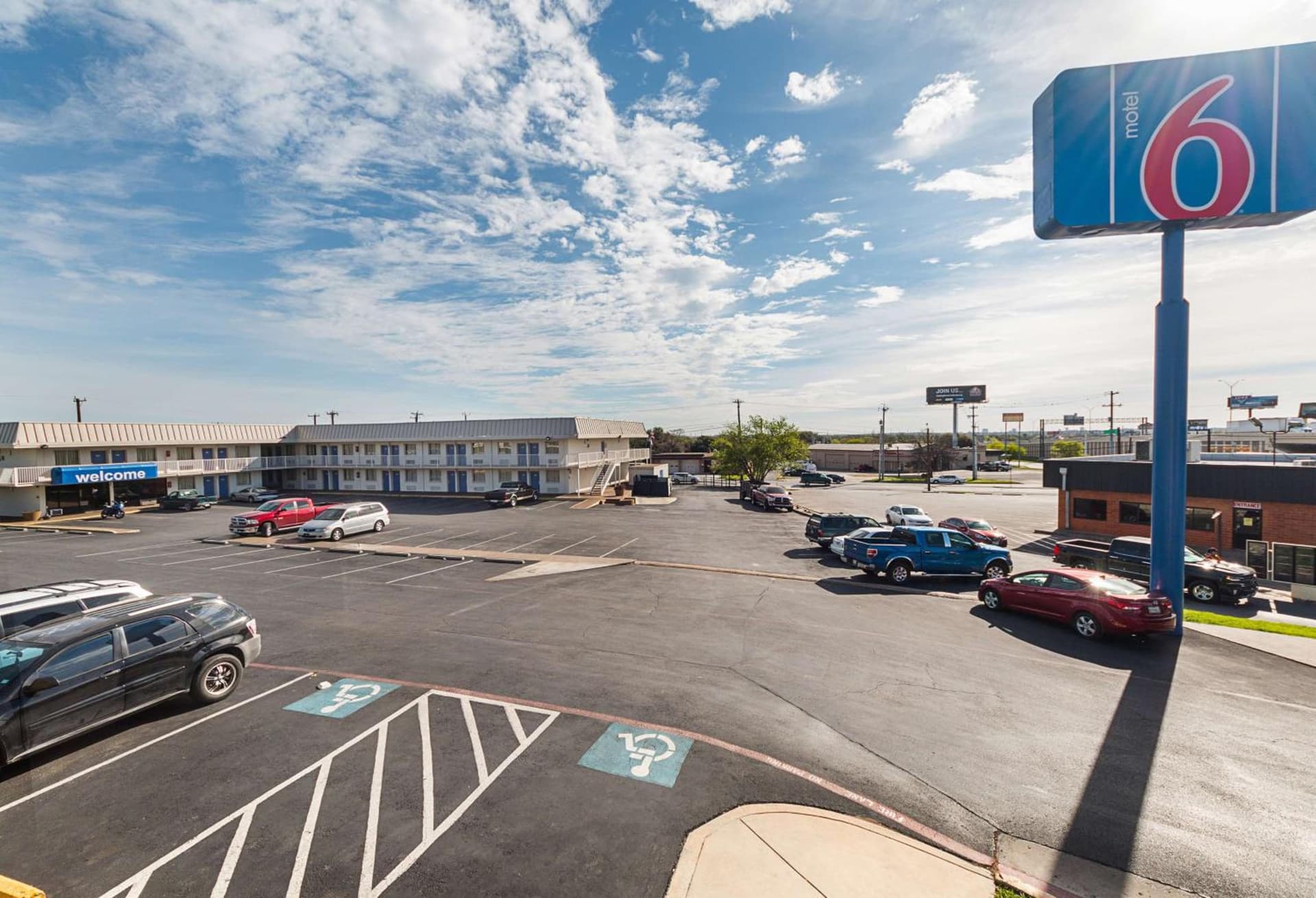Motel 6 San Antonio TX I10 West property views in San Antonio, TX — gallery photo 3