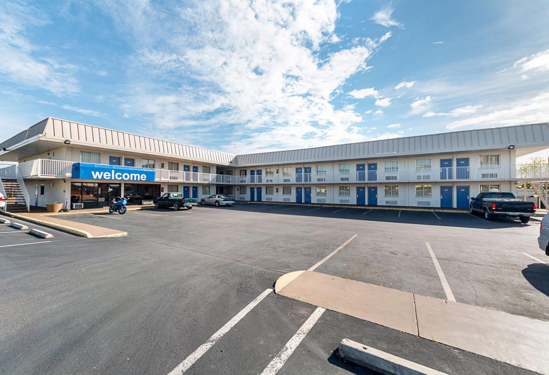Motel 6 San Antonio TX I10 West interior in San Antonio, TX — gallery photo 2