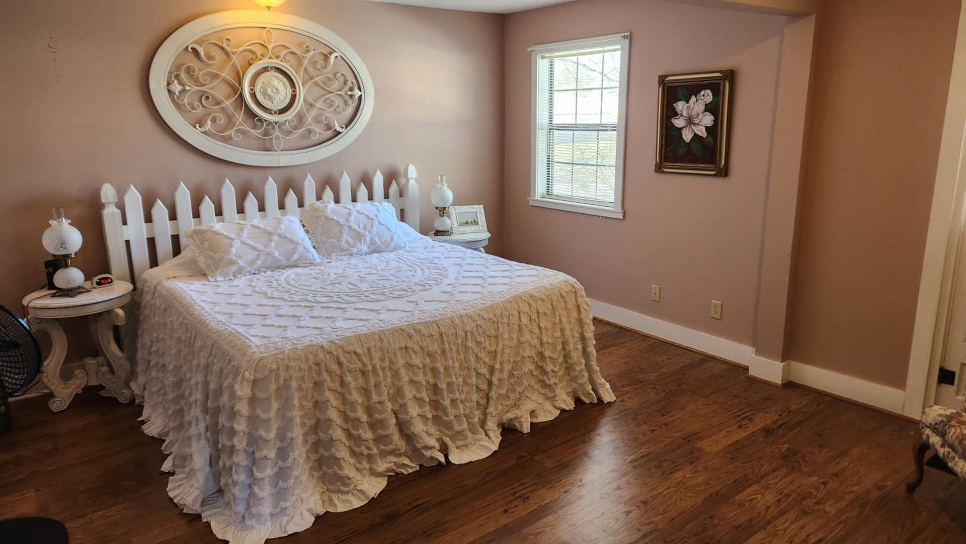 Ozark Country Inn interior in Mountain View, AR — gallery photo 2