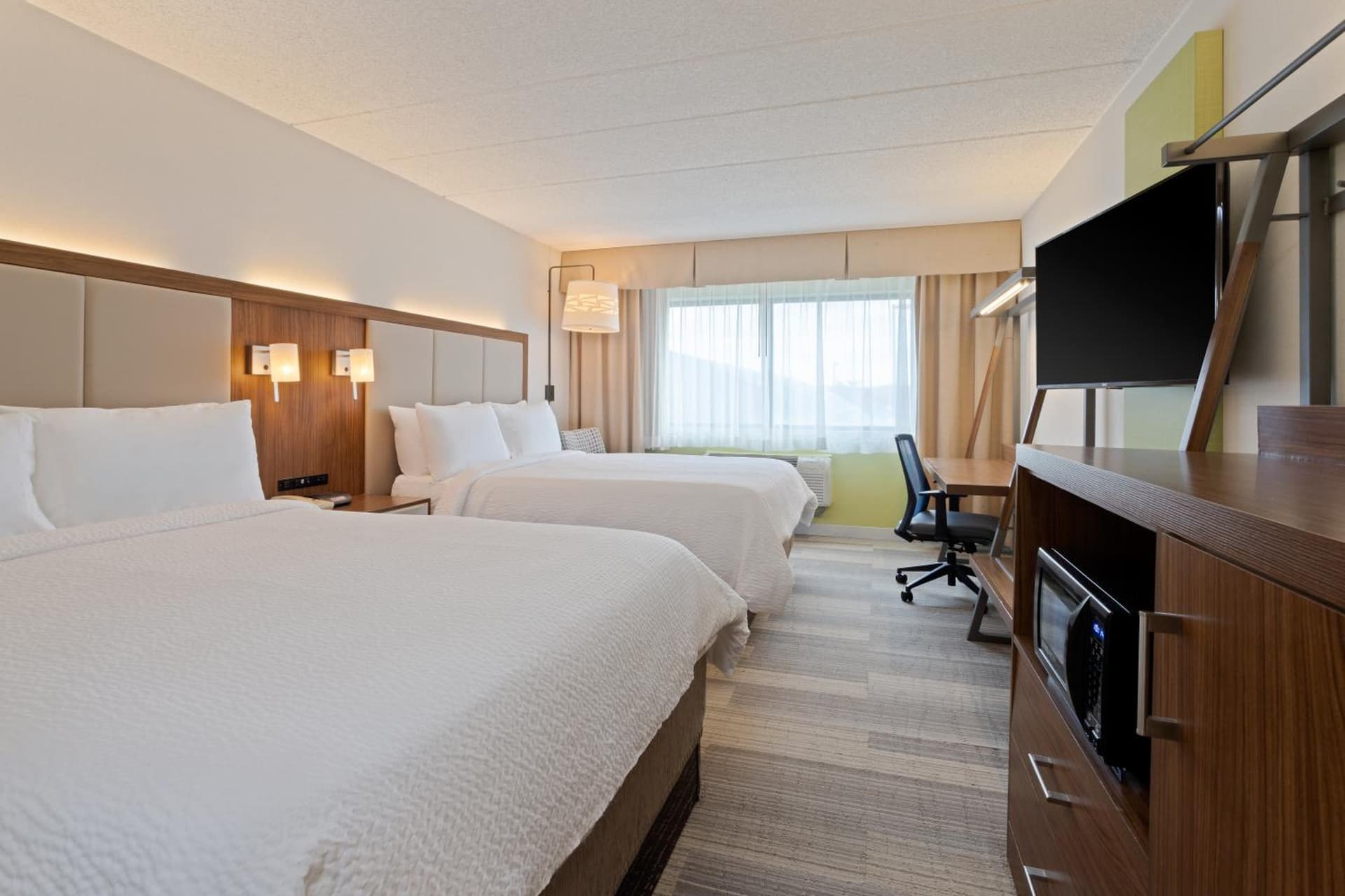 Holiday Inn Express Hauppauge-Long Island by IHG gallery photo in Hauppauge, NY — image 9