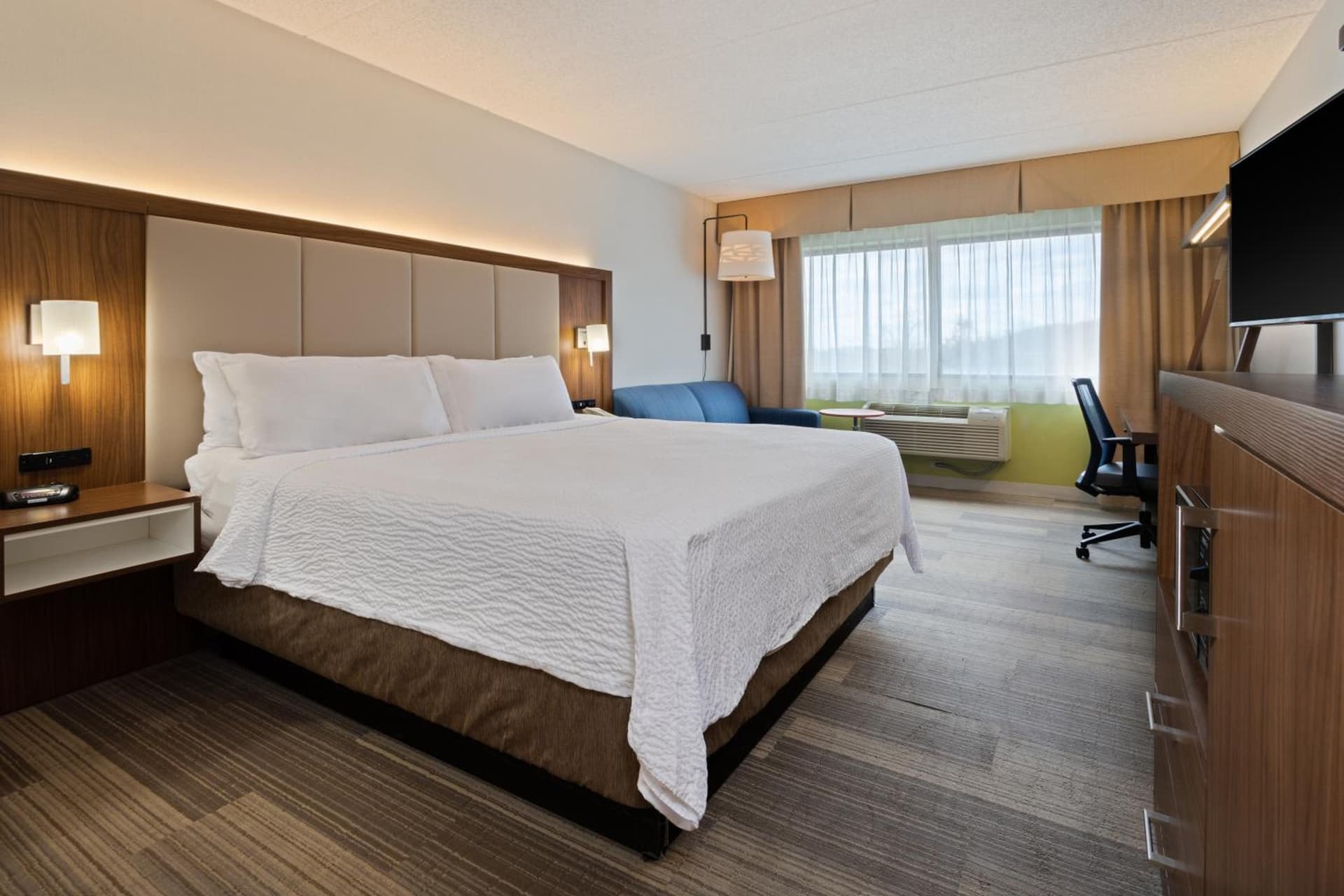 Holiday Inn Express Hauppauge-Long Island by IHG gallery photo in Hauppauge, NY — image 75