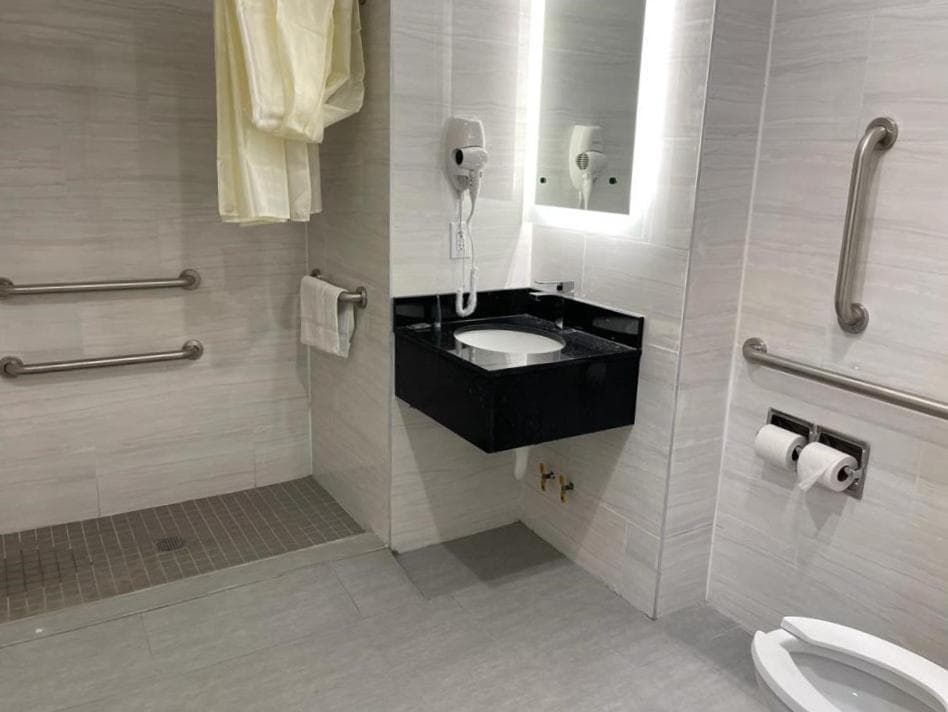 Royal Hotel Bronx gallery photo in Bronx, NY — image 7