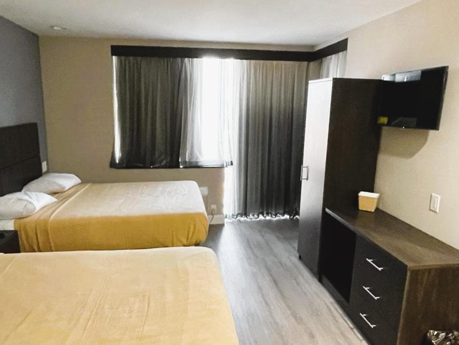 Royal Hotel Bronx gallery photo in Bronx, NY — image 4