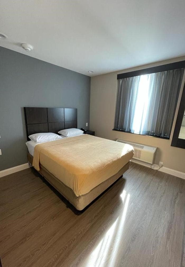 Royal Hotel Bronx interior in Bronx, NY — gallery photo 2