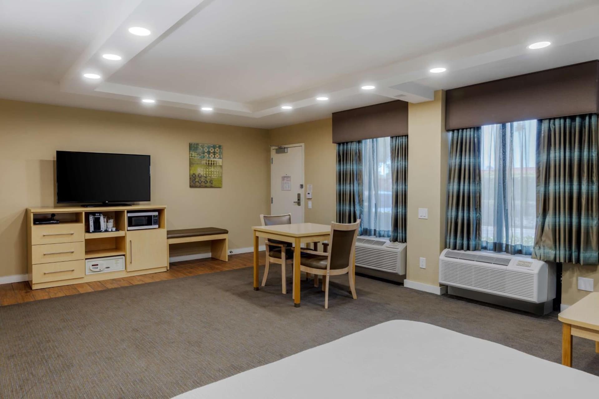 Best Western Plus South Coast Inn gallery photo in Santa Barbara, CA — image 36