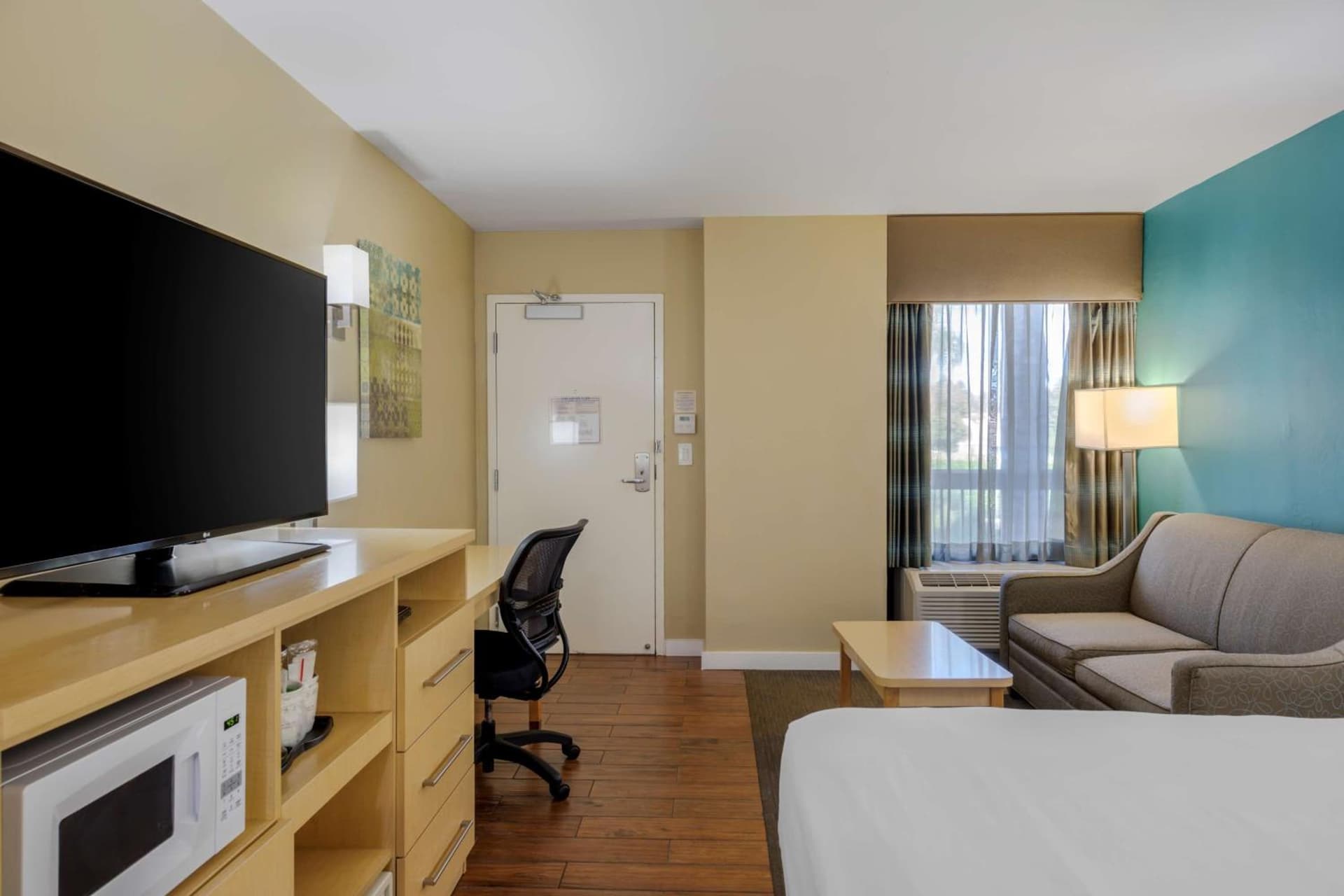 Best Western Plus South Coast Inn gallery photo in Santa Barbara, CA — image 18