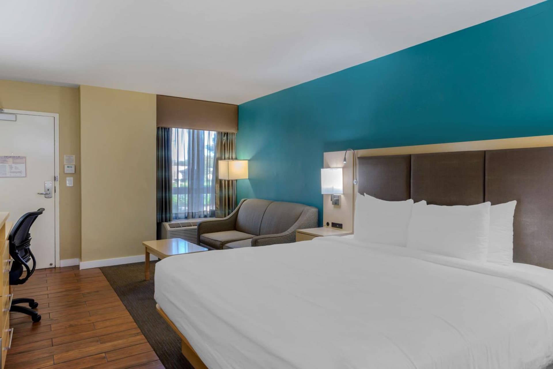 Best Western Plus South Coast Inn gallery photo in Santa Barbara, CA — image 5