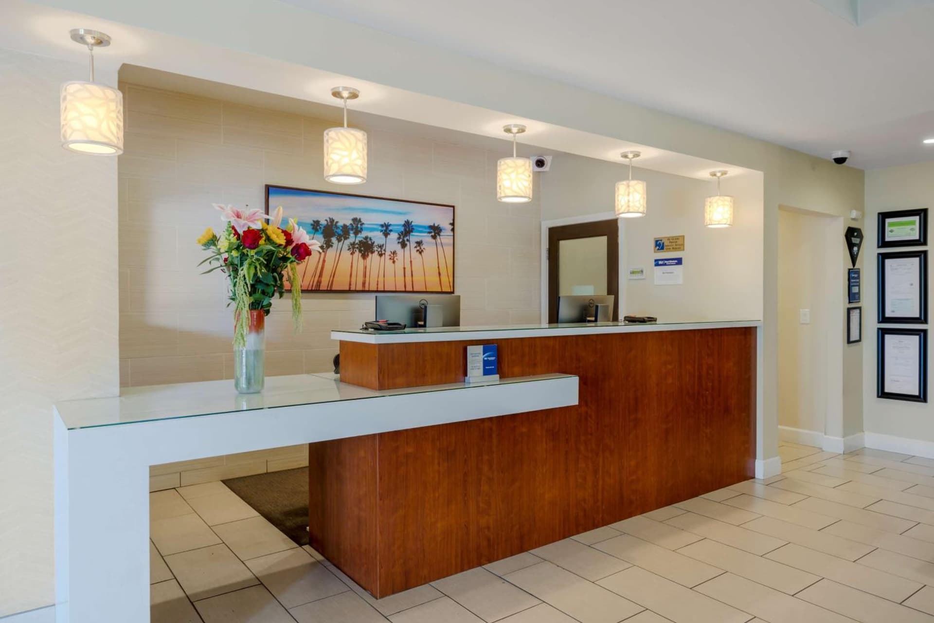 Best Western Plus South Coast Inn property views in Santa Barbara, CA — gallery photo 3