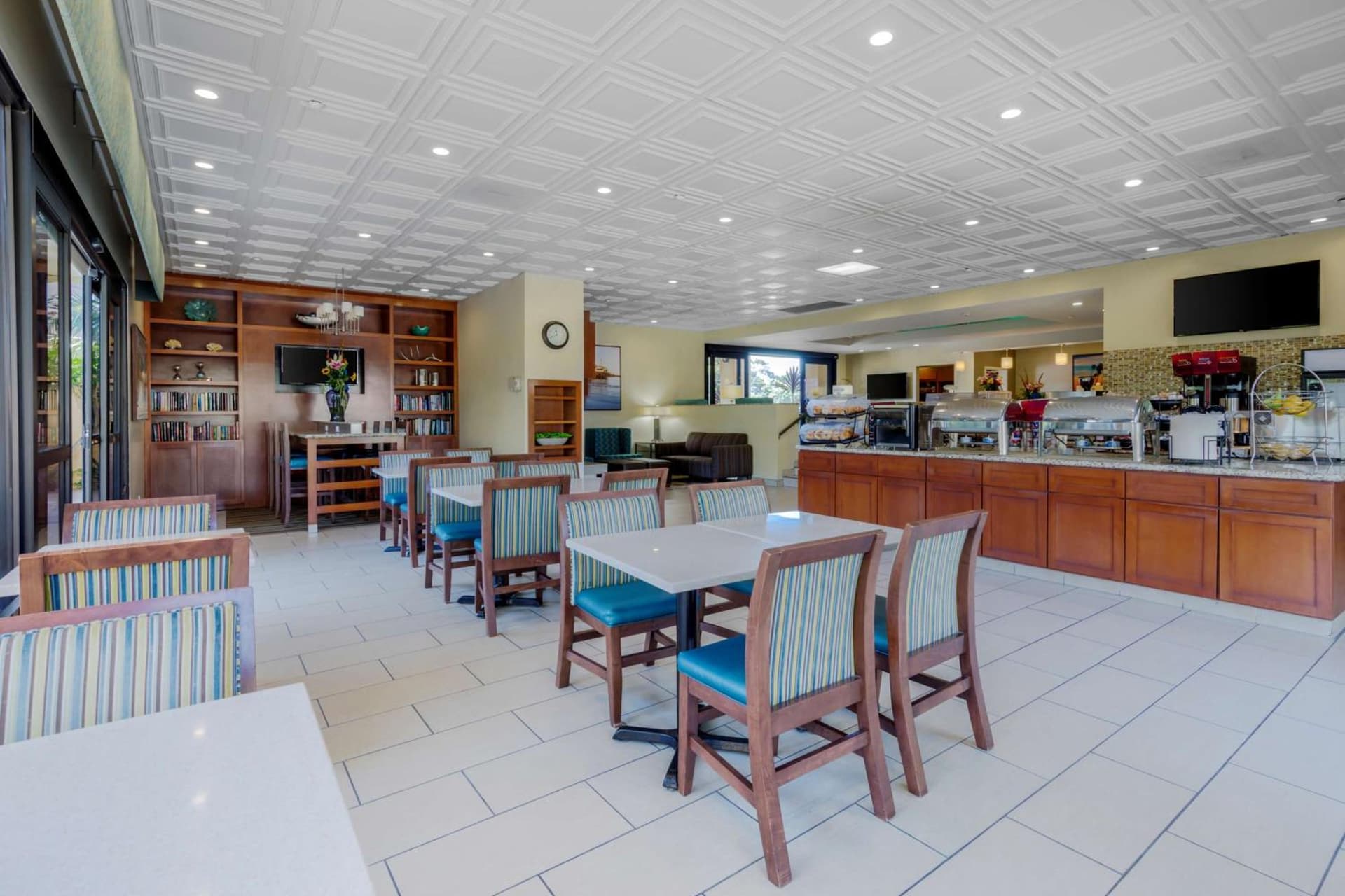 Best Western Plus South Coast Inn gallery photo in Santa Barbara, CA — image 7