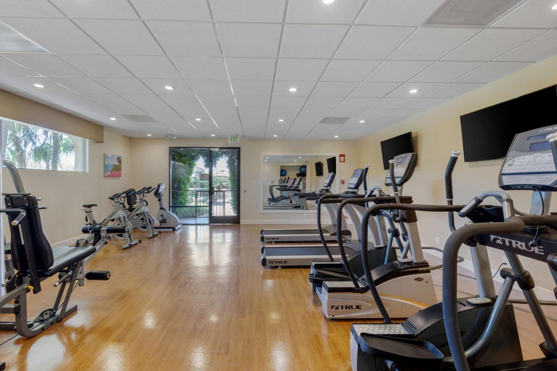 Best Western Plus South Coast Inn gallery photo in Santa Barbara, CA — image 6