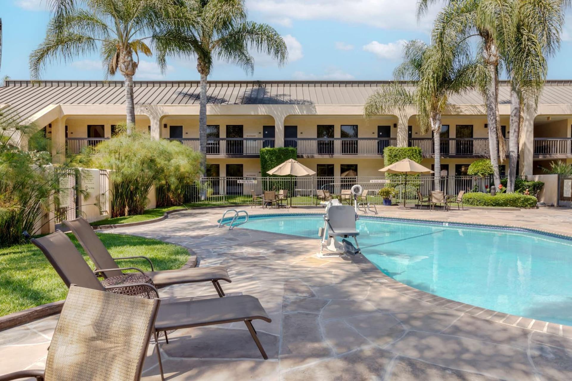 Best Western Plus South Coast Inn property views in Santa Barbara, CA — gallery photo 3