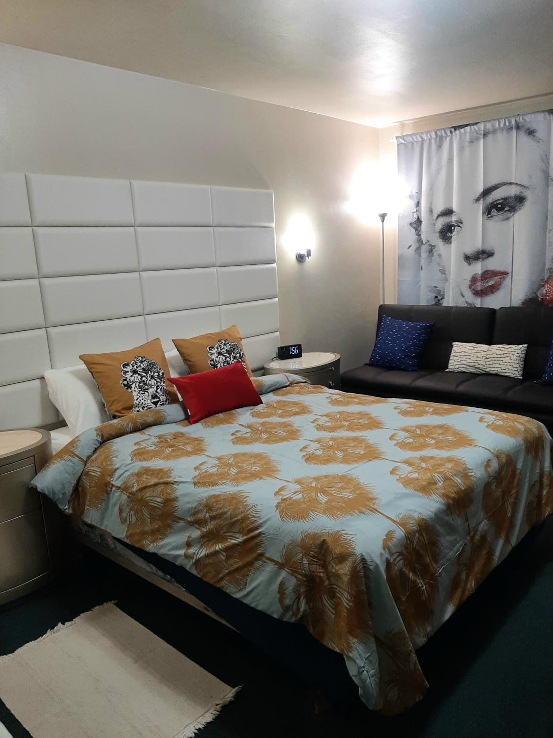 HARRY'S MAN CAVE - A Vintage Motel on the Historic 395 route - The New Star Motel Experience gallery photo in Moreno Valley, CA — image 14