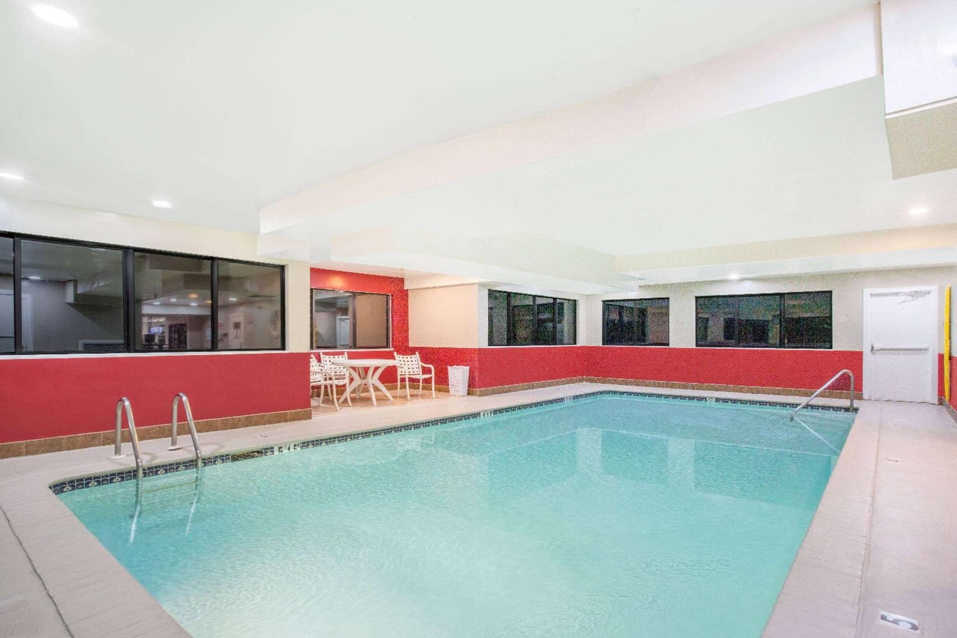Super 8 by Wyndham Gettysburg interior in Gettysburg, PA — gallery photo 2