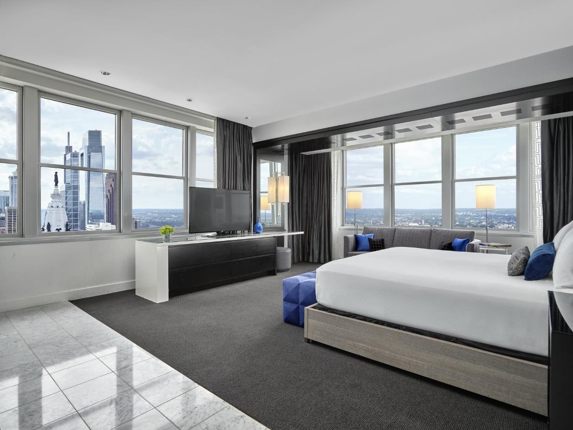 Loews Philadelphia Hotel property views in Philadelphia, PA — gallery photo 3