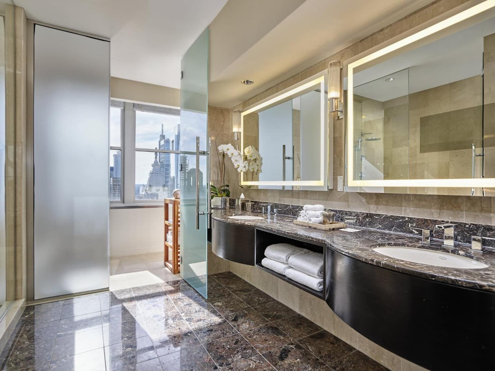Loews Philadelphia Hotel gallery photo in Philadelphia, PA — image 92