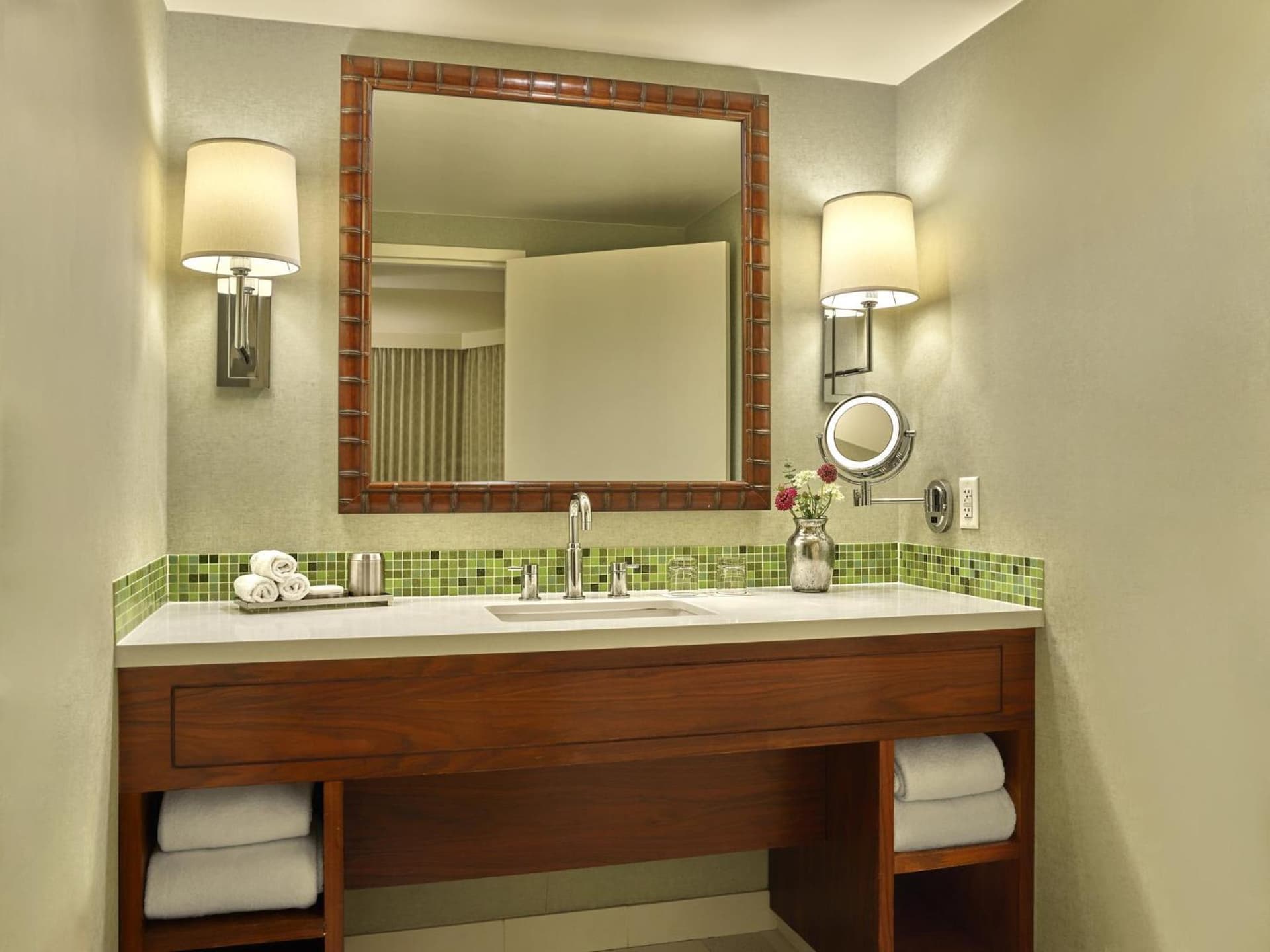 Loews Coronado Bay Resort gallery photo in San Diego, CA — image 104