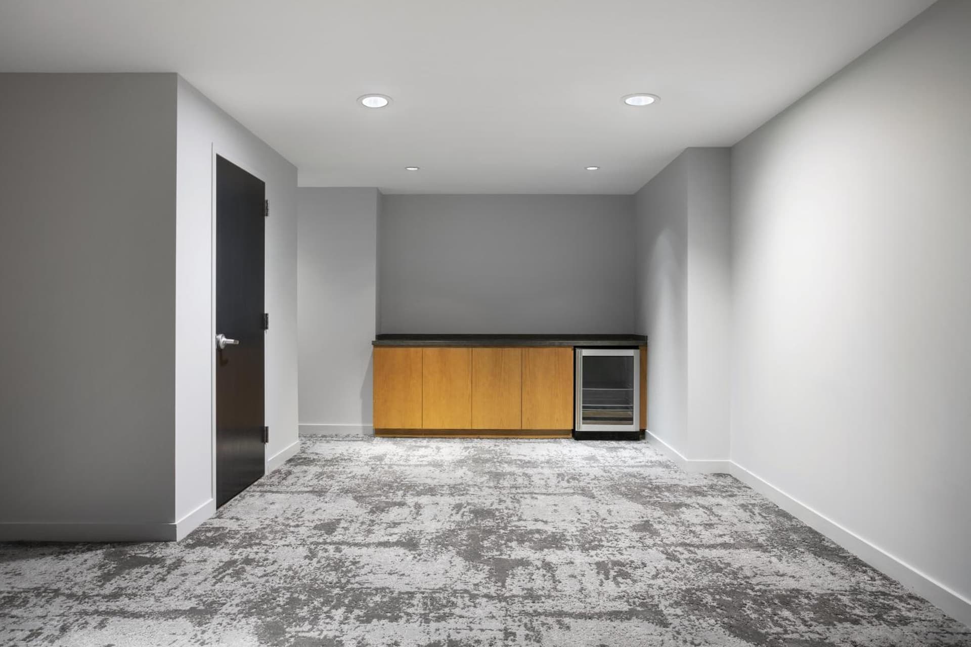 Loews Chicago O'Hare Hotel interior in Rosemont, IL — gallery photo 2