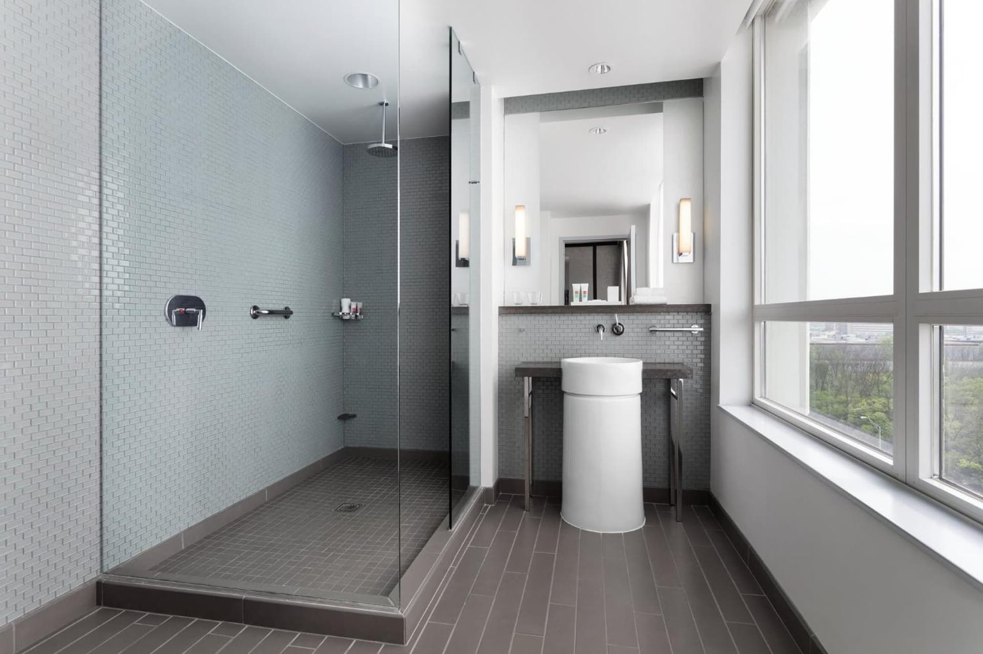 Loews Chicago O'Hare Hotel gallery photo in Rosemont, IL — image 84