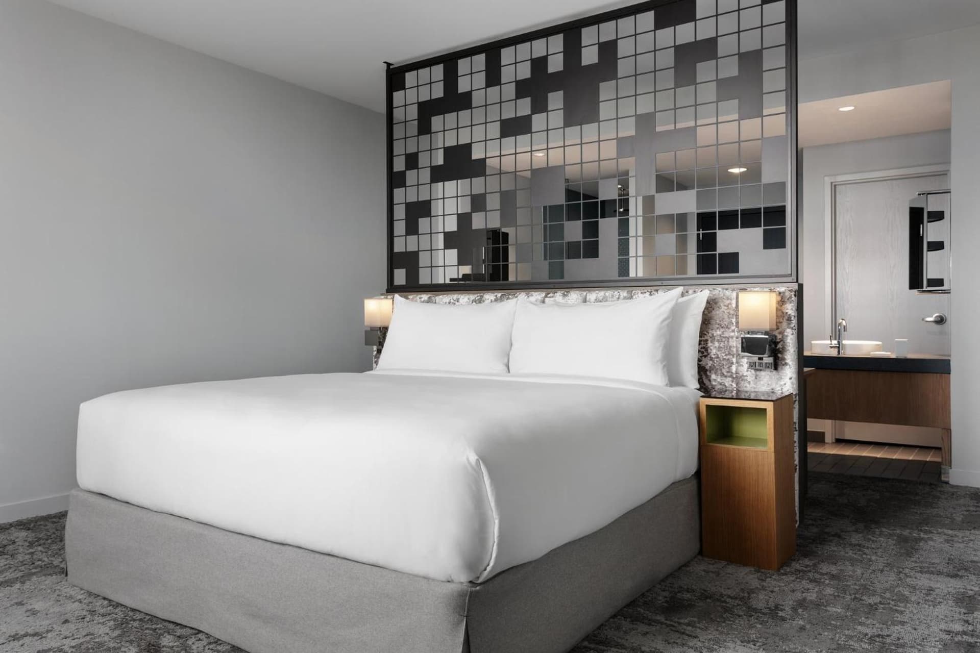 Loews Chicago O'Hare Hotel property views in Rosemont, IL — gallery photo 3