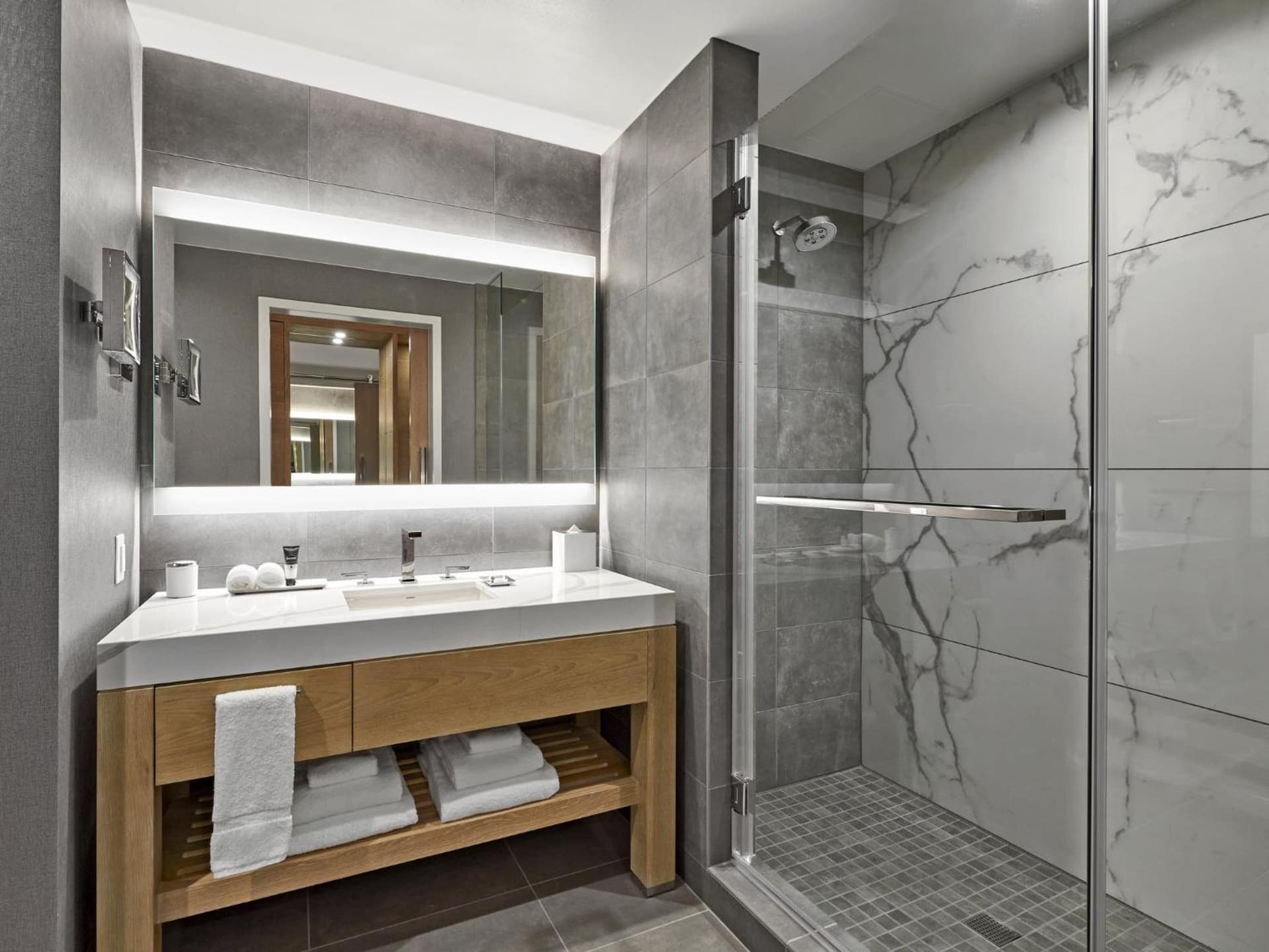 Live! by Loews - Arlington, TX gallery photo in Arlington, TX — image 21
