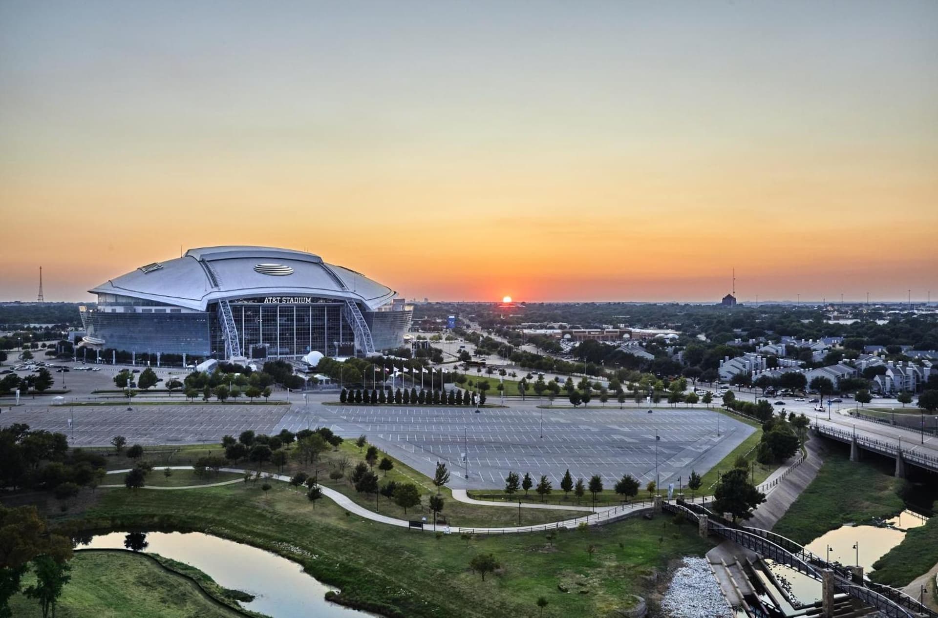 Live! by Loews - Arlington, TX gallery photo in Arlington, TX — image 16