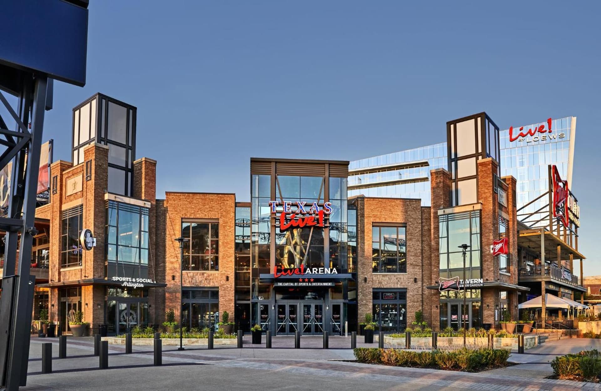 Live! by Loews - Arlington, TX gallery photo in Arlington, TX — image 12