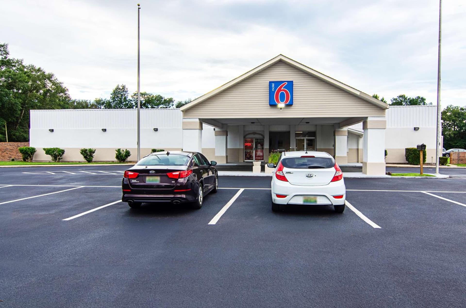 Motel 6-Bay Minette, AL interior in Bay Minette, AL — gallery photo 2
