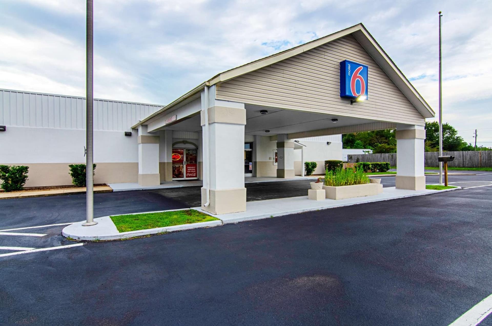 Motel 6-Bay Minette, AL property views in Bay Minette, AL — gallery photo 3