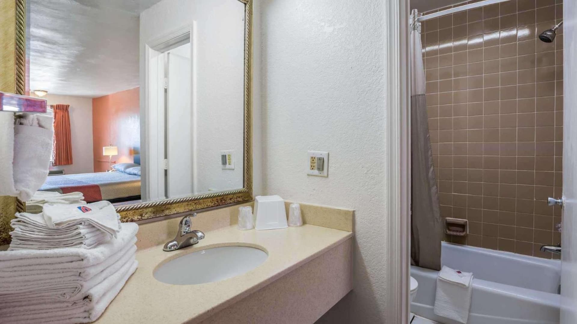 Motel 6-Portsmouth, VA gallery photo in Portsmouth, VA — image 43