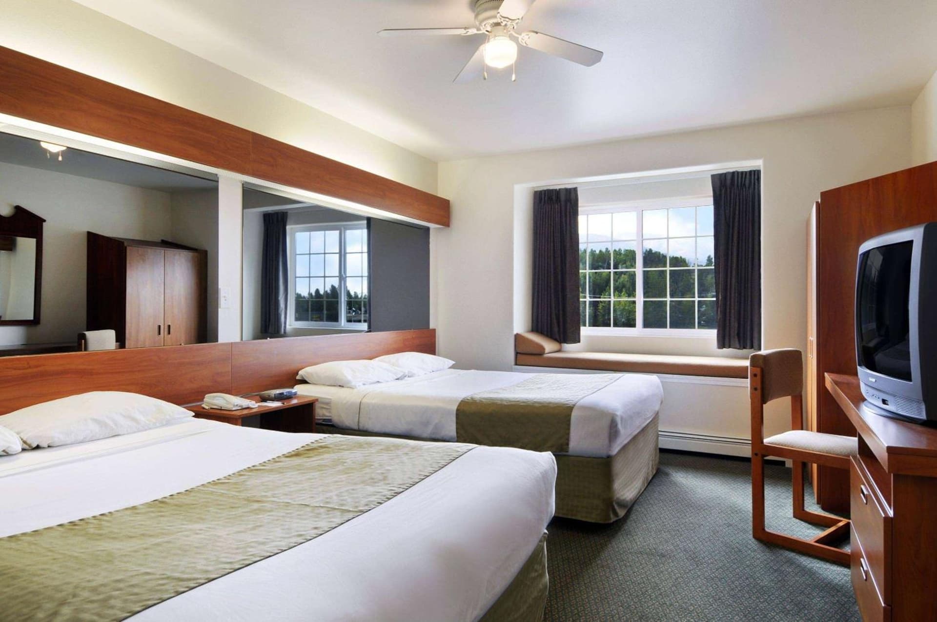Microtel Inn & Suites by Wyndham Eagle River/Anchorage Area gallery photo in Eagle River, AK — image 20