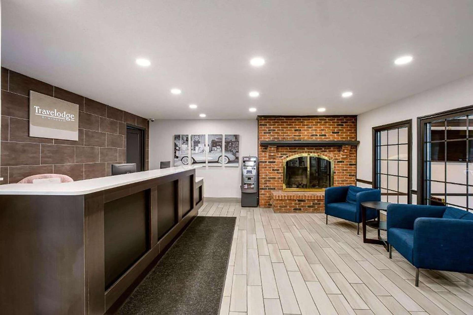Travelodge by Wyndham Canton-Livonia Area, MI interior in Canton — gallery photo 2