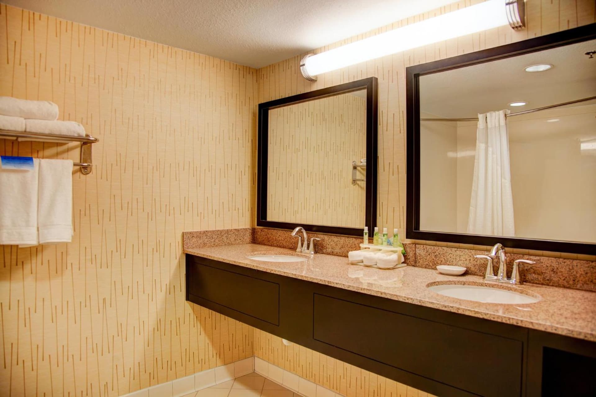Country Inn & Suites by Radisson, Tyler University Area gallery photo in Tyler, TX — image 39