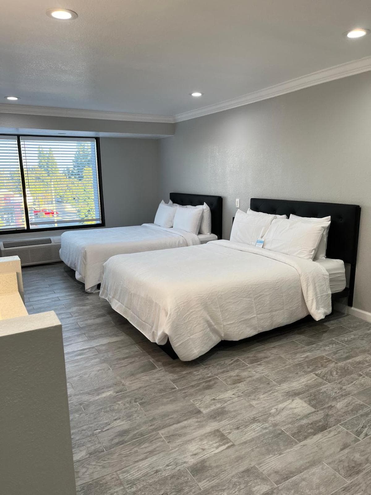 Capri Suites Anaheim gallery photo in Anaheim, CA — image 32