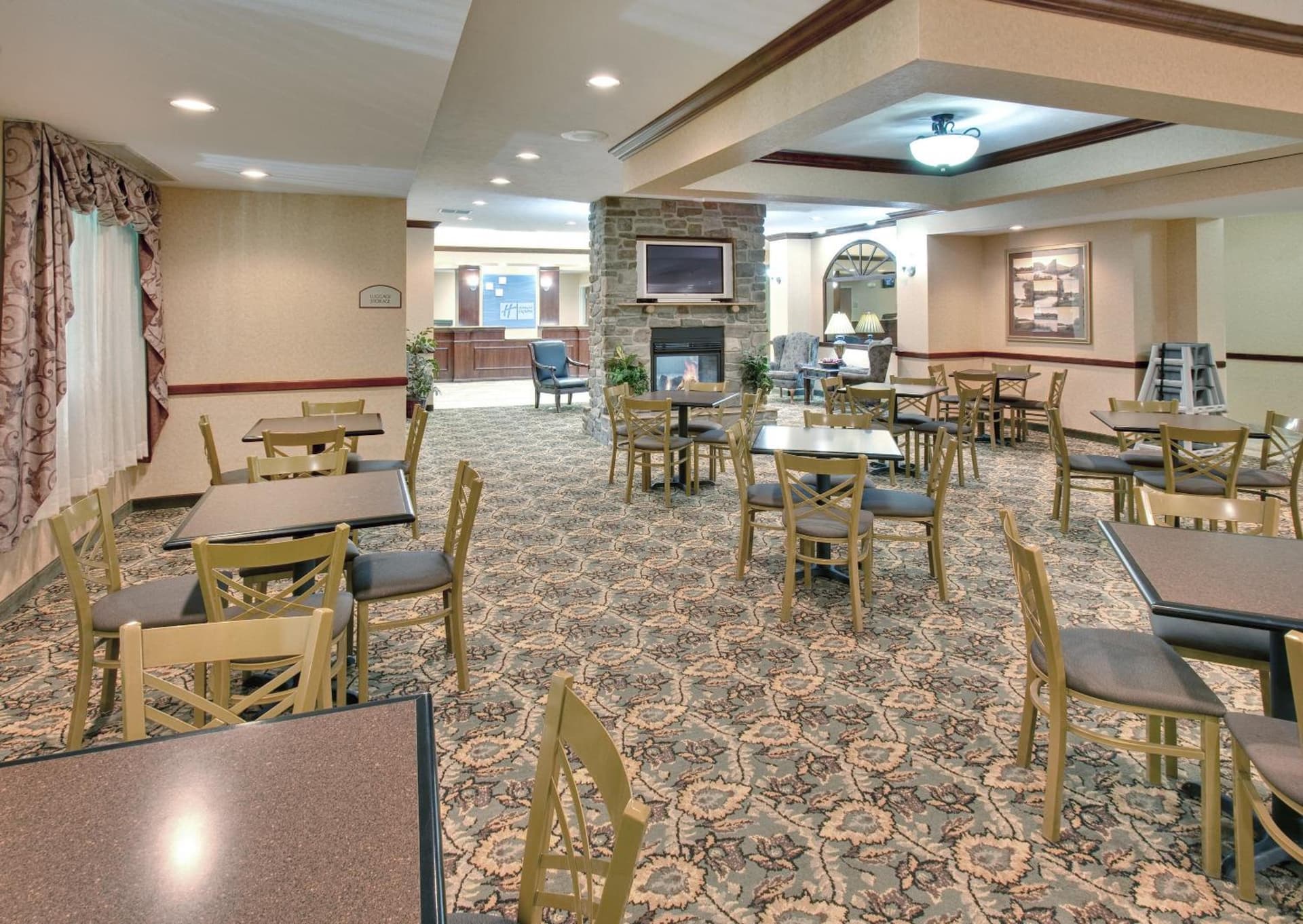 Holiday Inn Express Hotel & Suites Bismarck by IHG gallery photo in Bismarck, ND — image 20