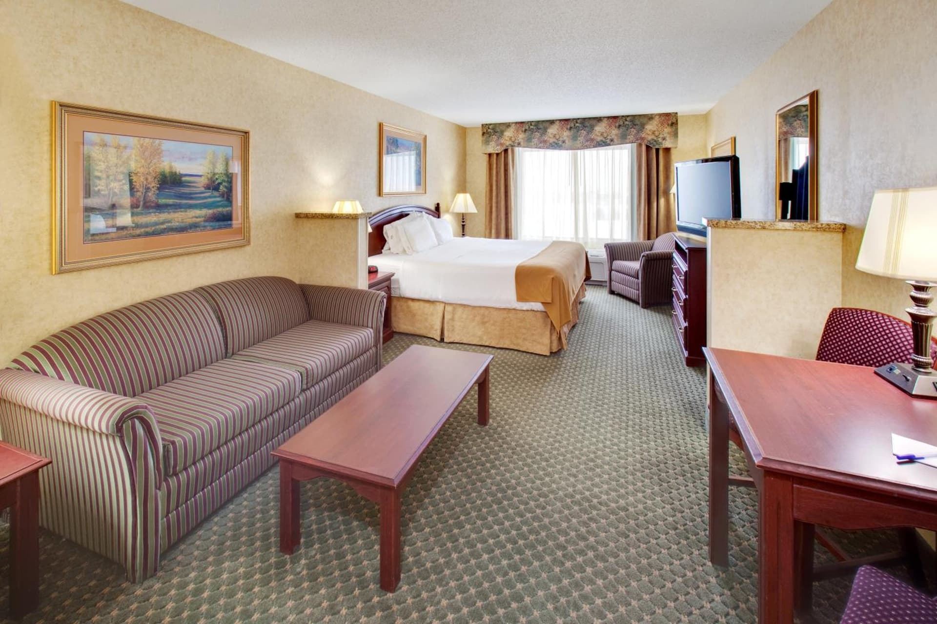 Holiday Inn Express Hotel & Suites Bismarck by IHG gallery photo in Bismarck, ND — image 8