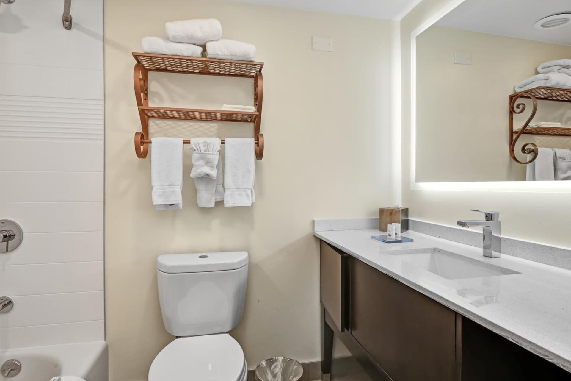 Holiday Inn - Piscataway - Somerset by IHG gallery photo in Piscataway, NJ — image 69