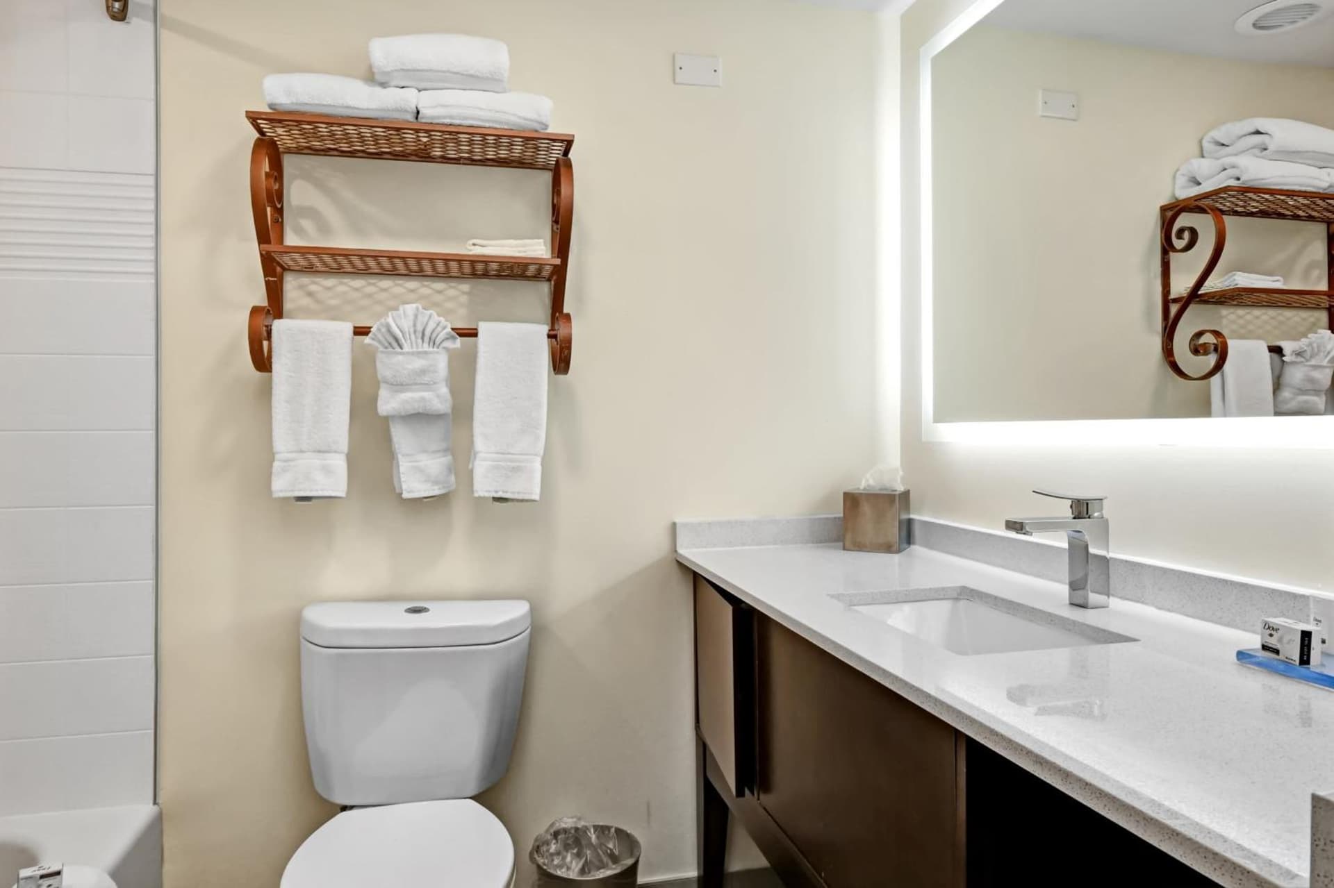 Holiday Inn - Piscataway - Somerset by IHG gallery photo in Piscataway, NJ — image 85