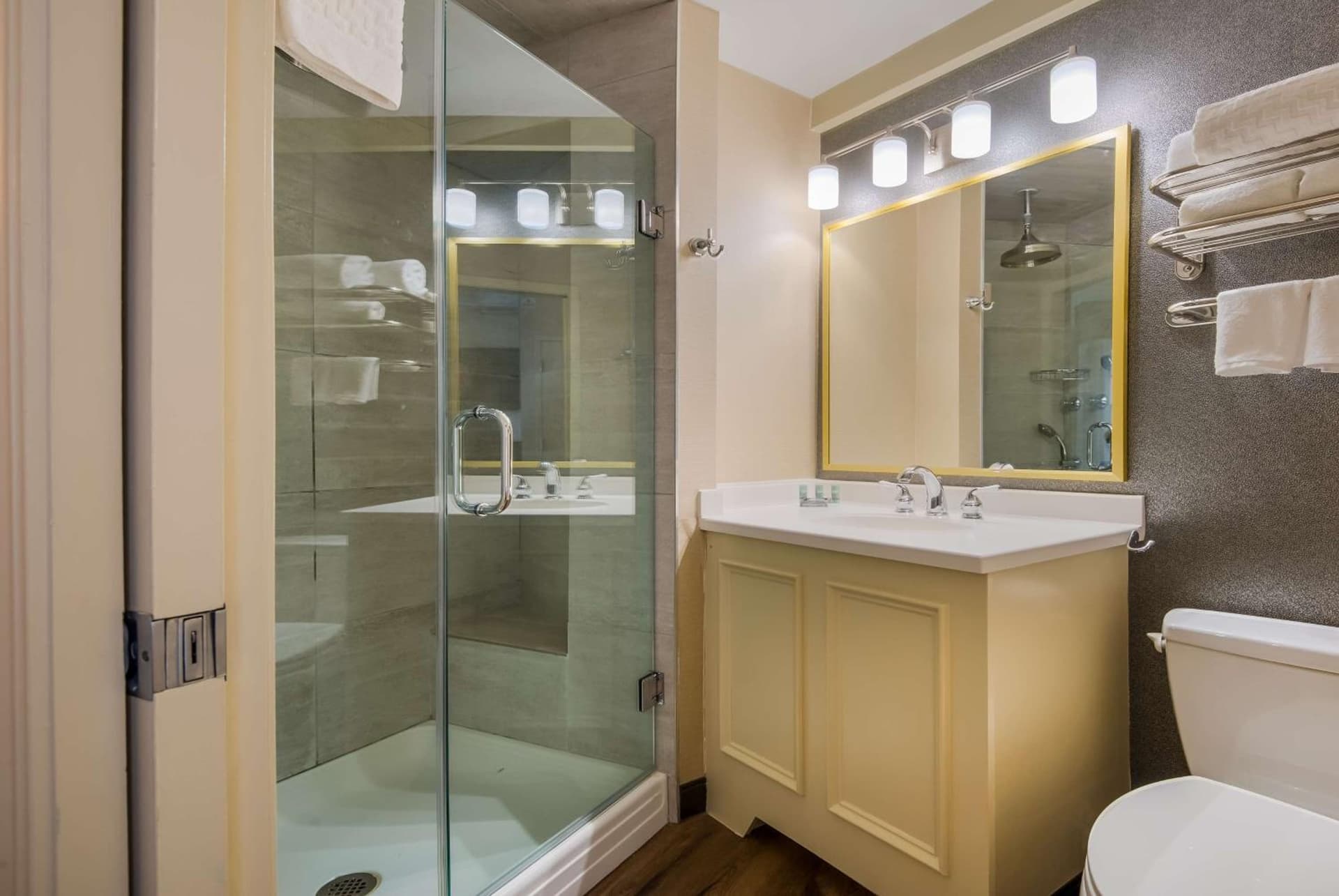 Best Western Syracuse Downtown Hotel and Suites gallery photo in Syracuse, NY — image 8