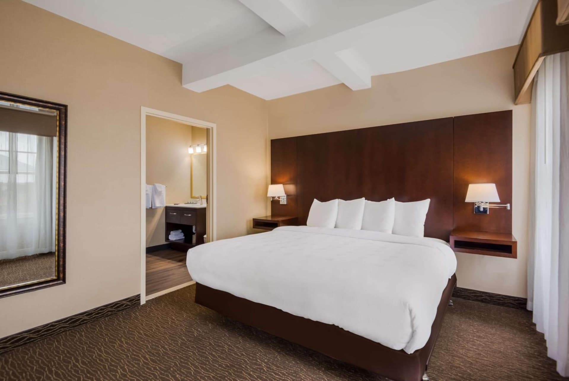 Best Western Syracuse Downtown Hotel and Suites gallery photo in Syracuse, NY — image 11
