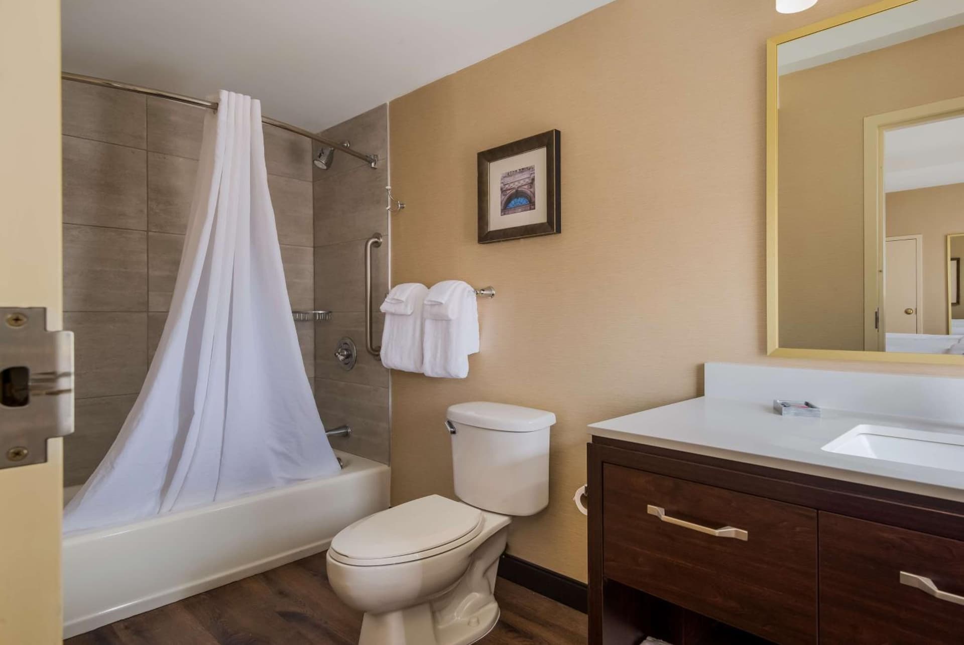 Best Western Syracuse Downtown Hotel and Suites gallery photo in Syracuse, NY — image 19