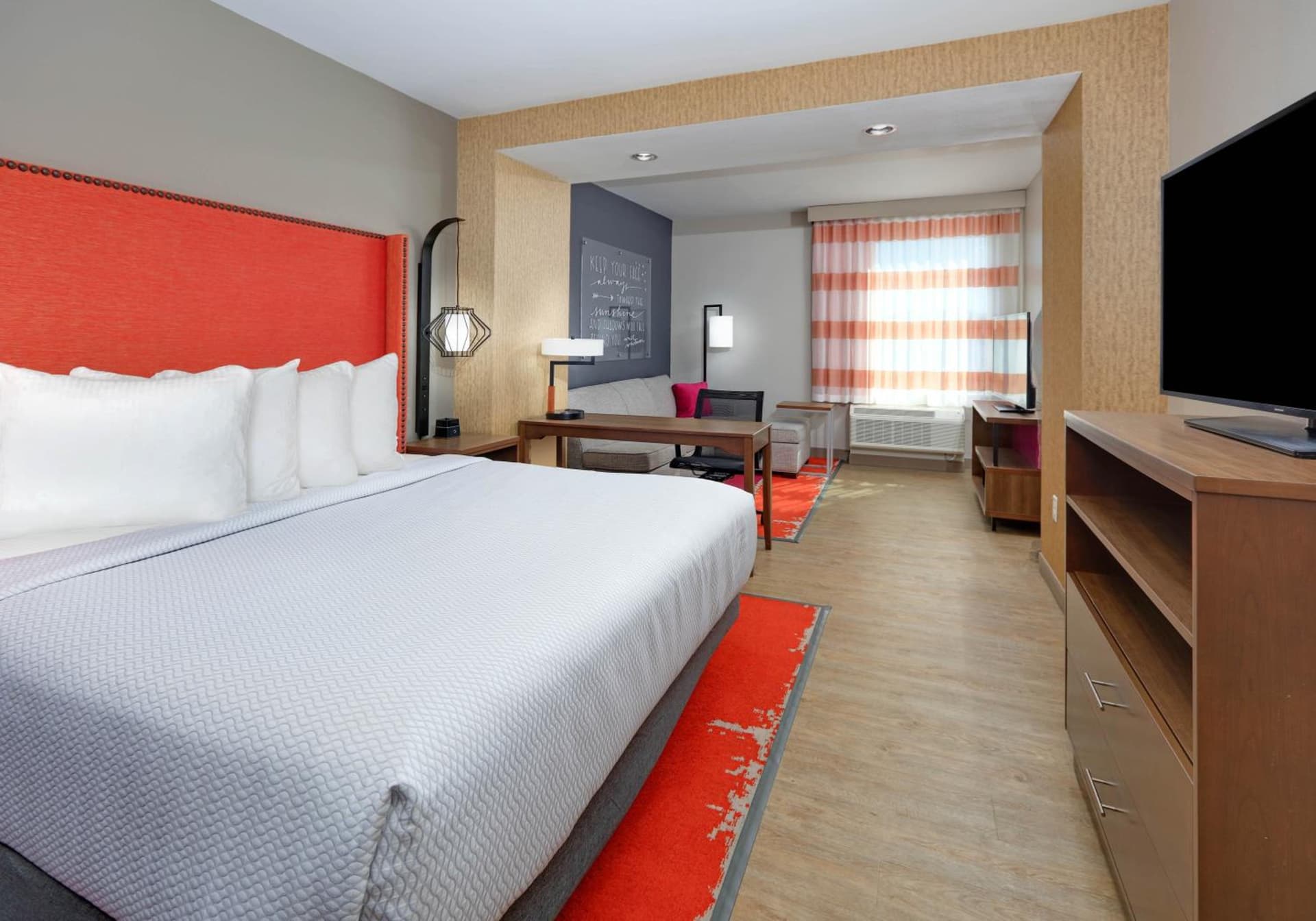 La Quinta Inn & Suites by Wyndham Lakeway gallery photo in Lakeway, TX — image 11