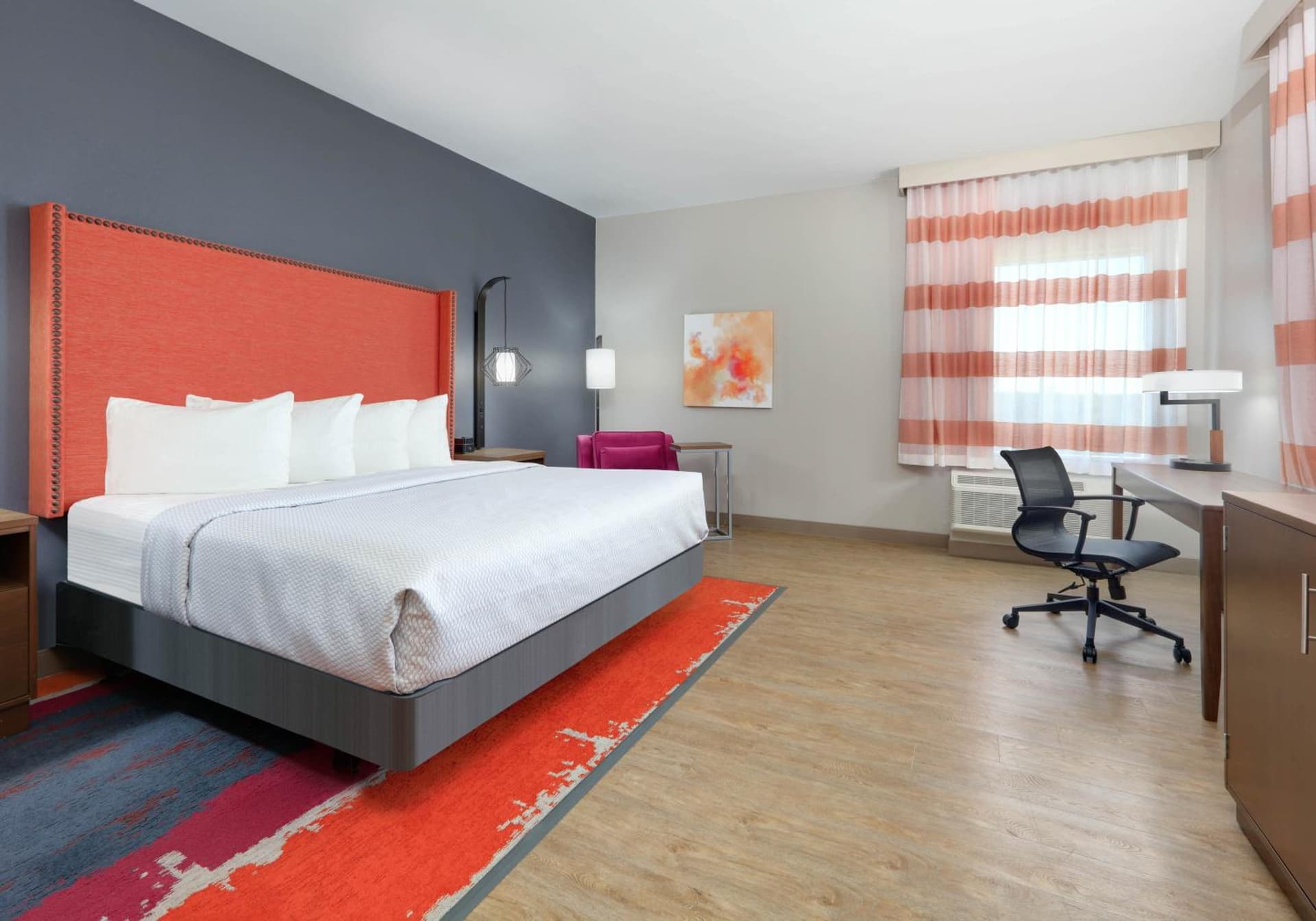 La Quinta Inn & Suites by Wyndham Lakeway gallery photo in Lakeway, TX — image 19