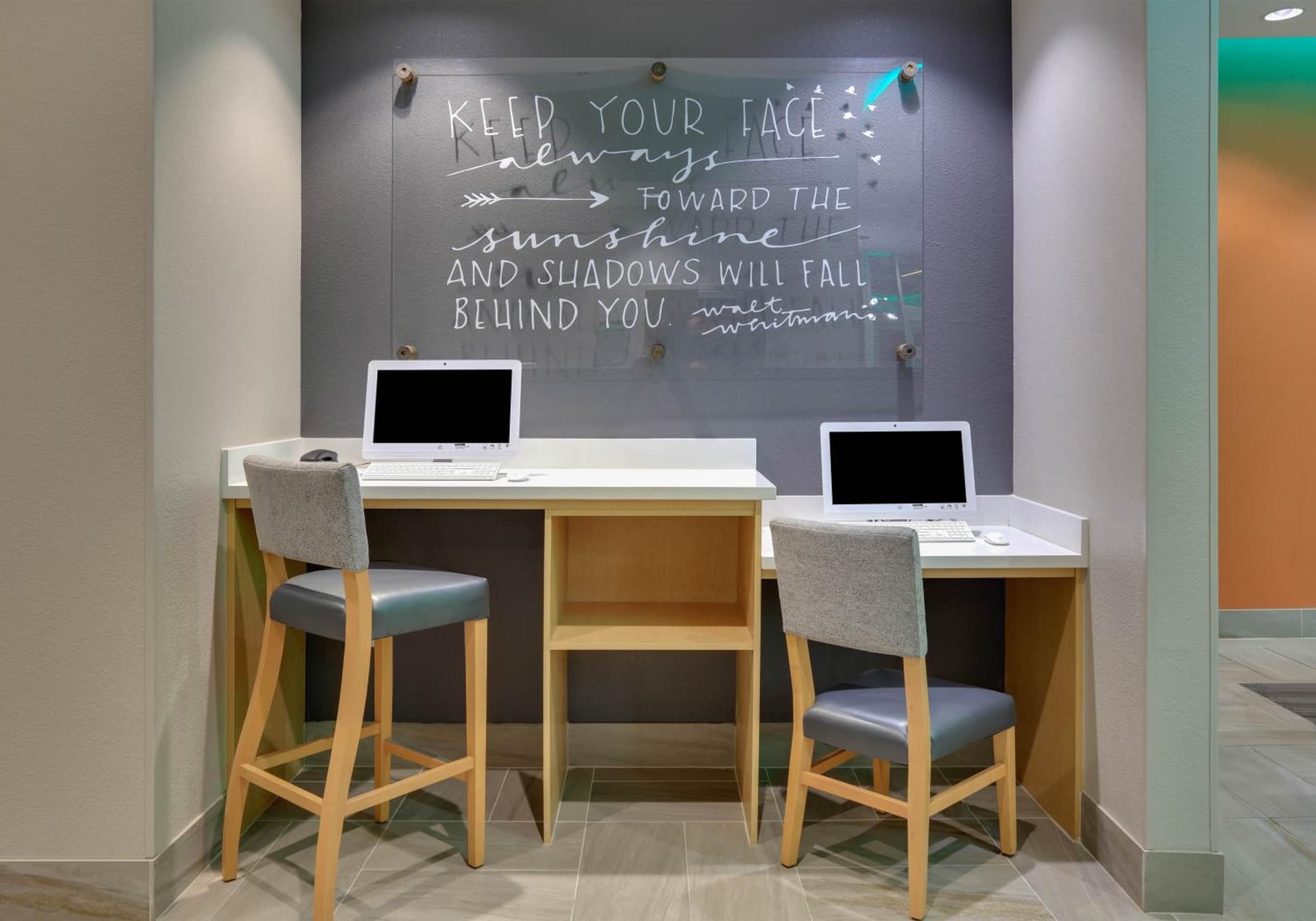 La Quinta Inn & Suites by Wyndham Lakeway gallery photo in Lakeway, TX — image 17