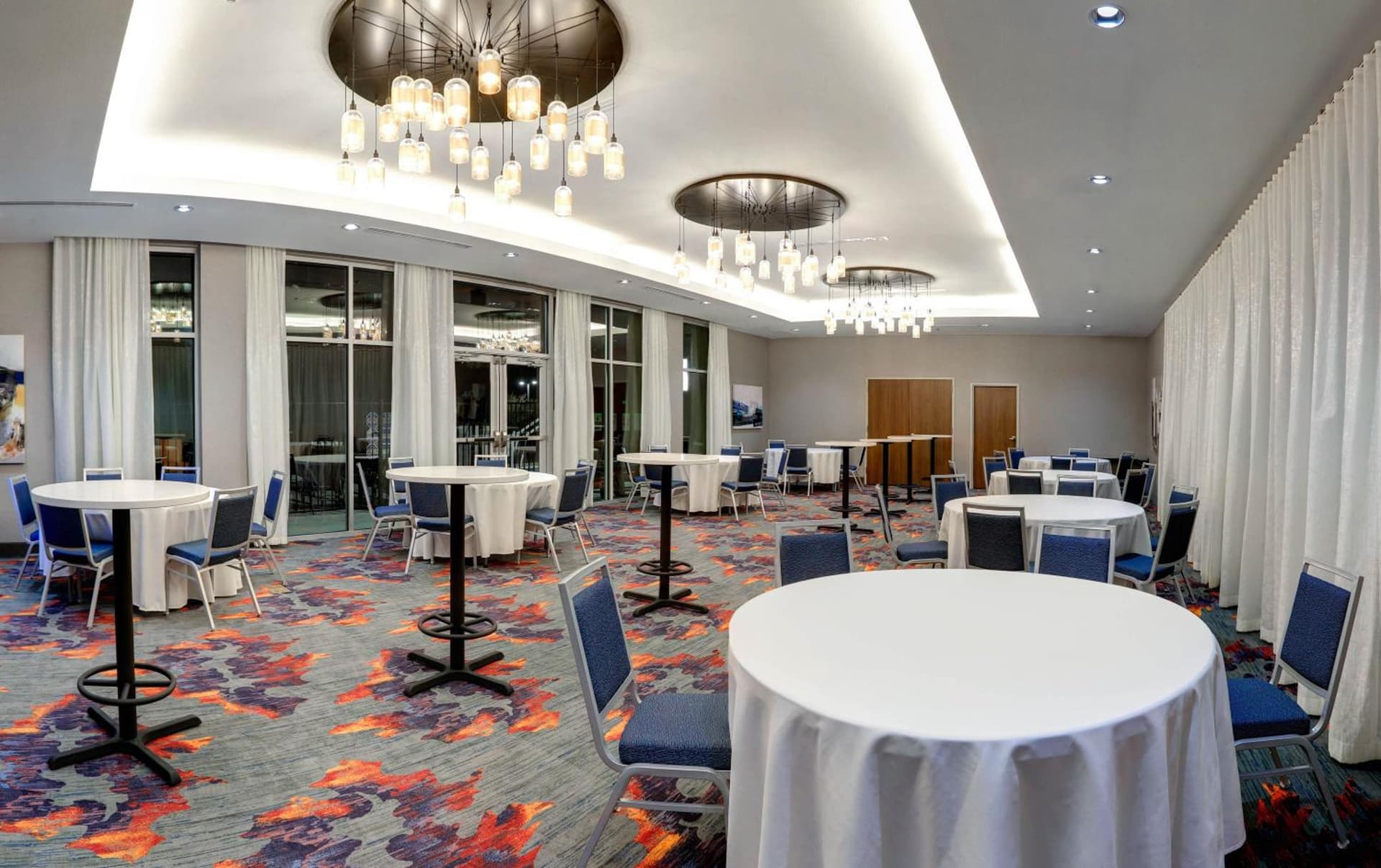 La Quinta Inn & Suites by Wyndham Lakeway gallery photo in Lakeway, TX — image 9
