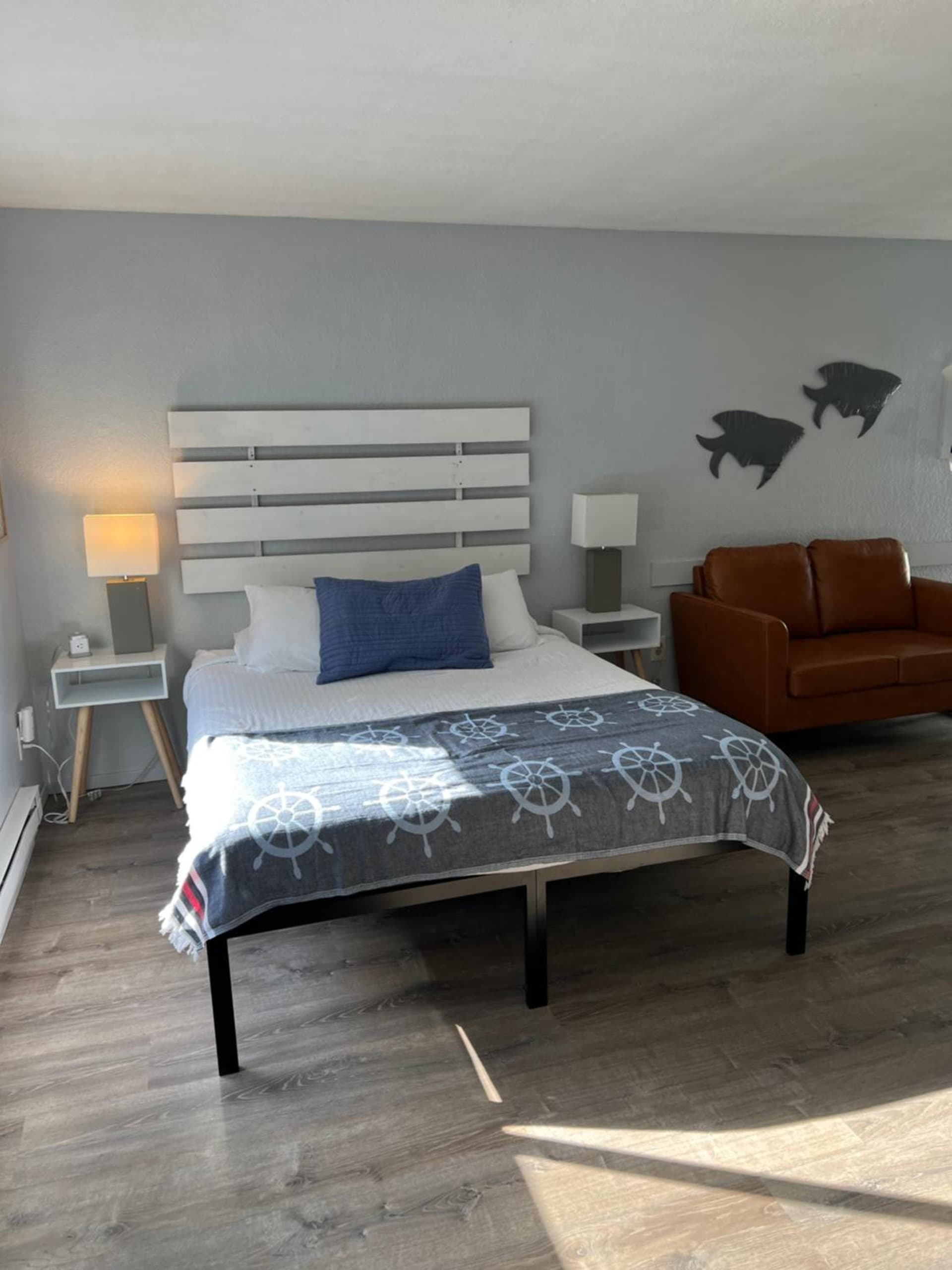 The Guesthouse Ocean View Cottages interior in Cannon Beach, OR — gallery photo 2