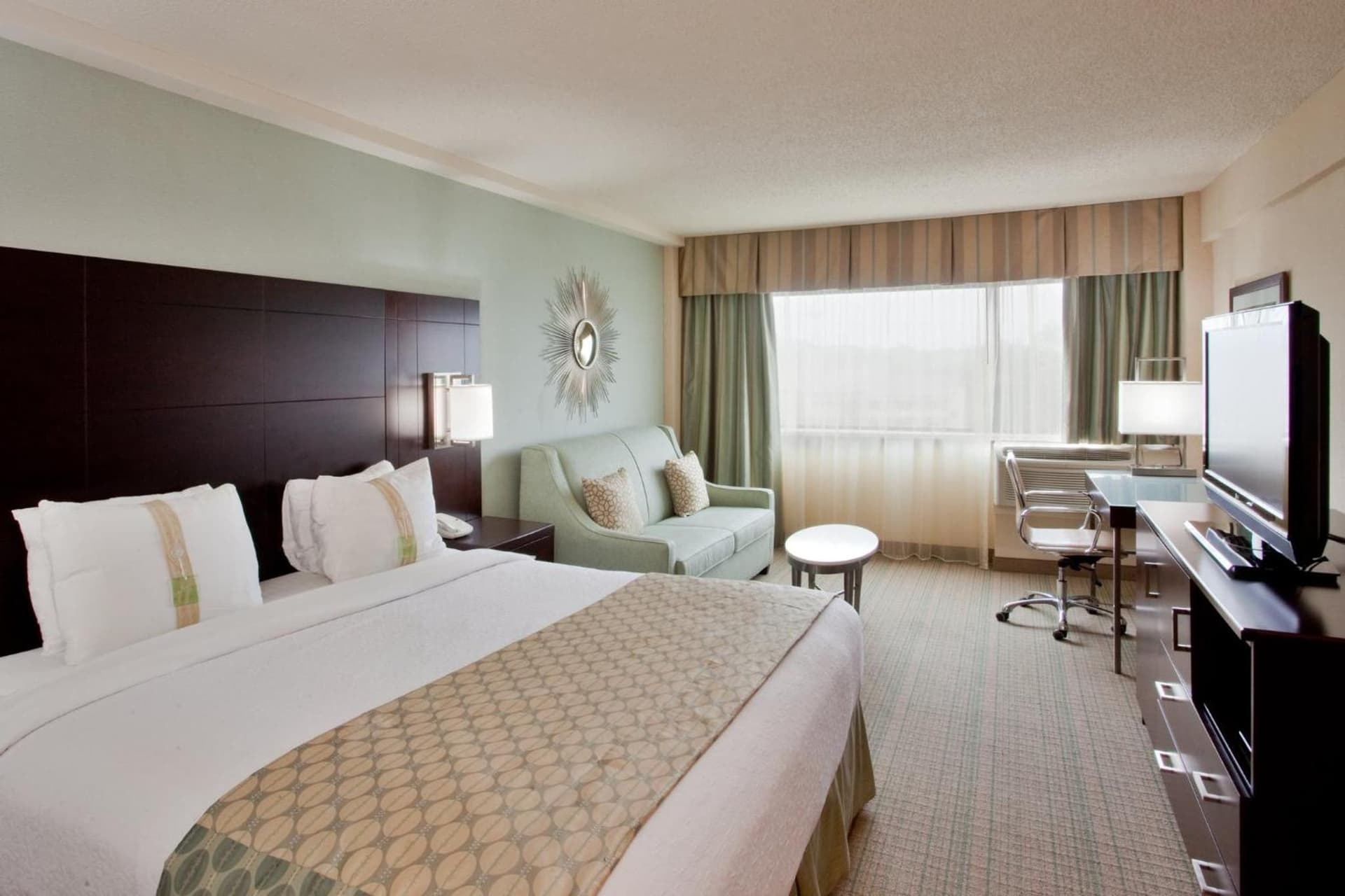 Holiday Inn Virginia Beach - Norfolk by IHG gallery photo in Virginia Beach, VA — image 36