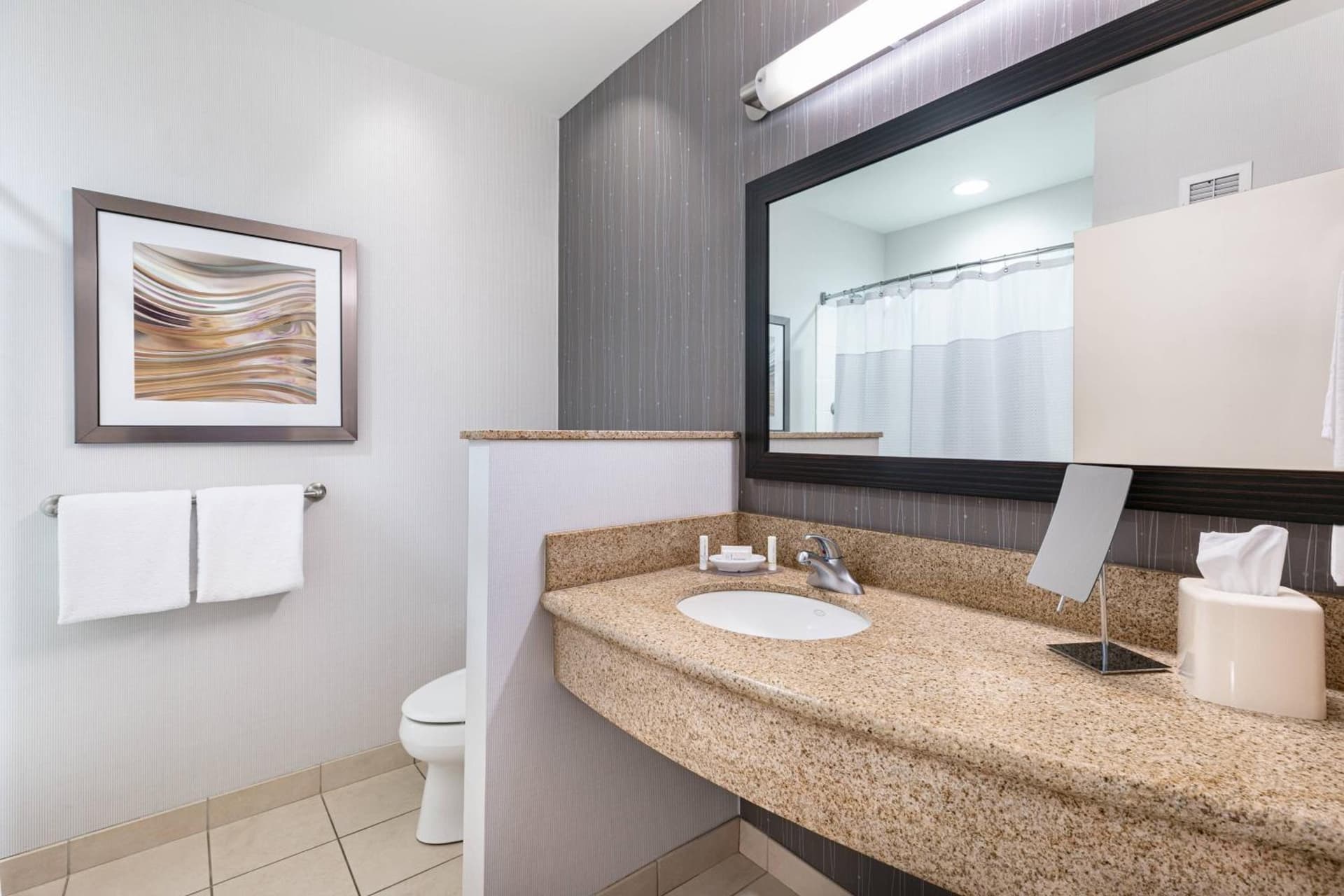Courtyard Bethlehem Lehigh Valley/I-78 interior in Bethlehem, PA — gallery photo 2