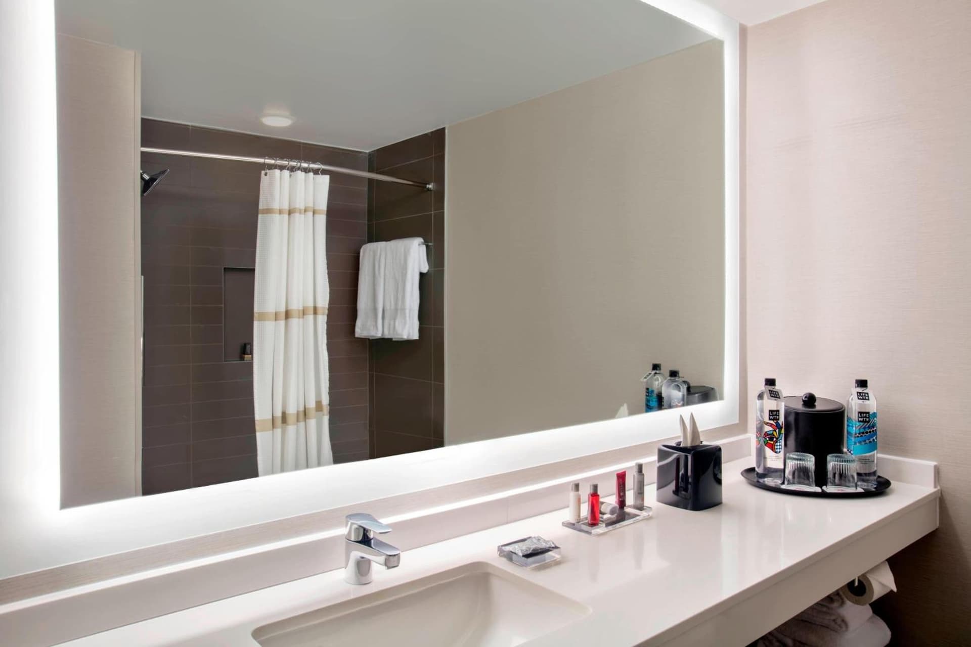 Fort Lauderdale Marriott Coral Springs Hotel & Convention Center interior in Coral Springs, FL — gallery photo 2