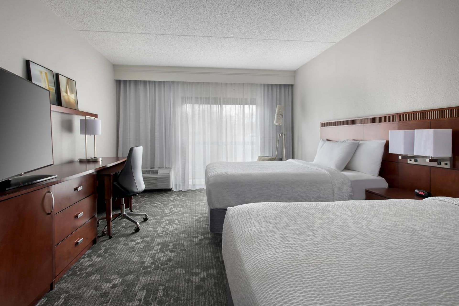 Courtyard by Marriott Lincroft Red Bank property views in Red Bank, NJ — gallery photo 3