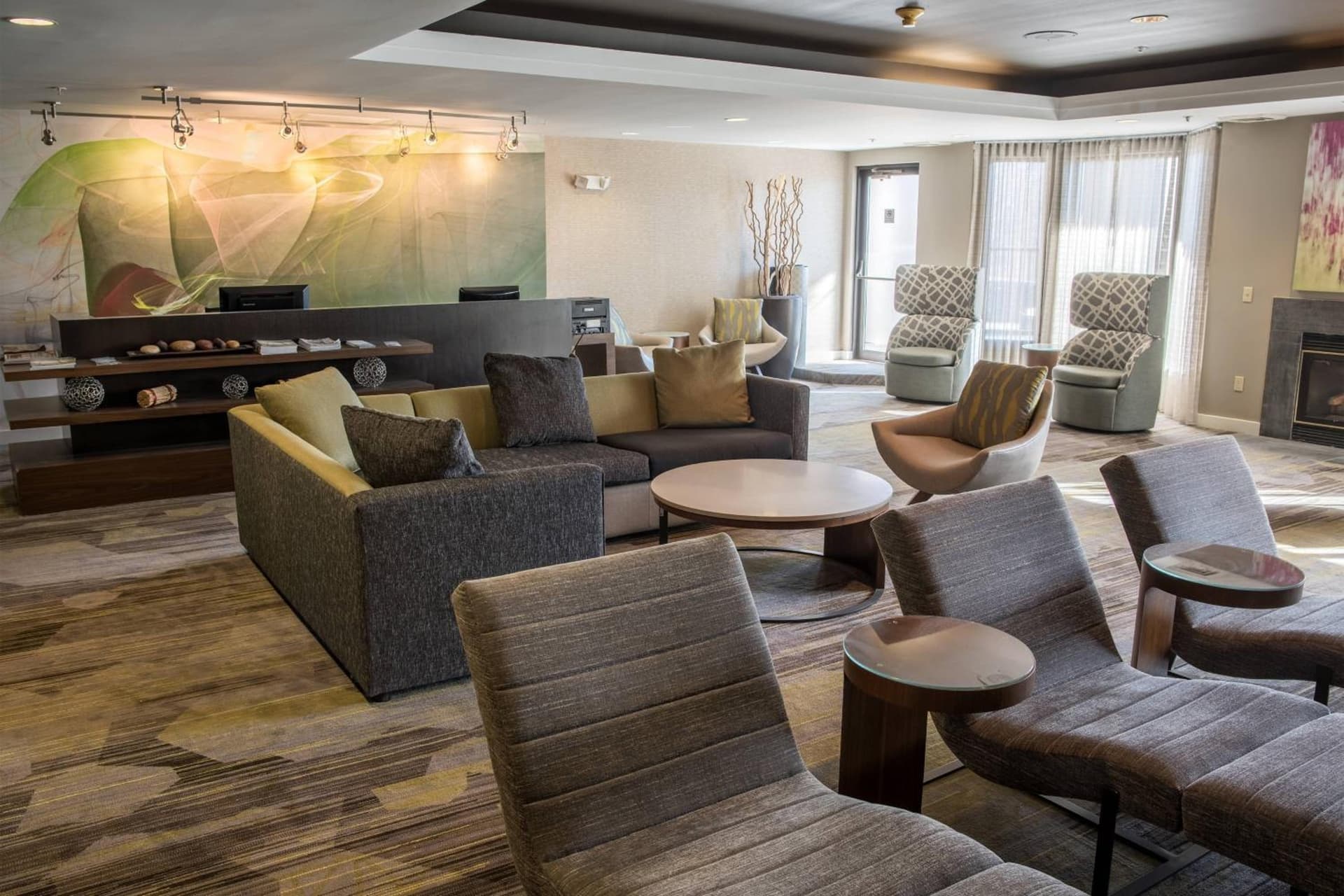Courtyard by Marriott Norwich interior in Norwich, CT — gallery photo 2